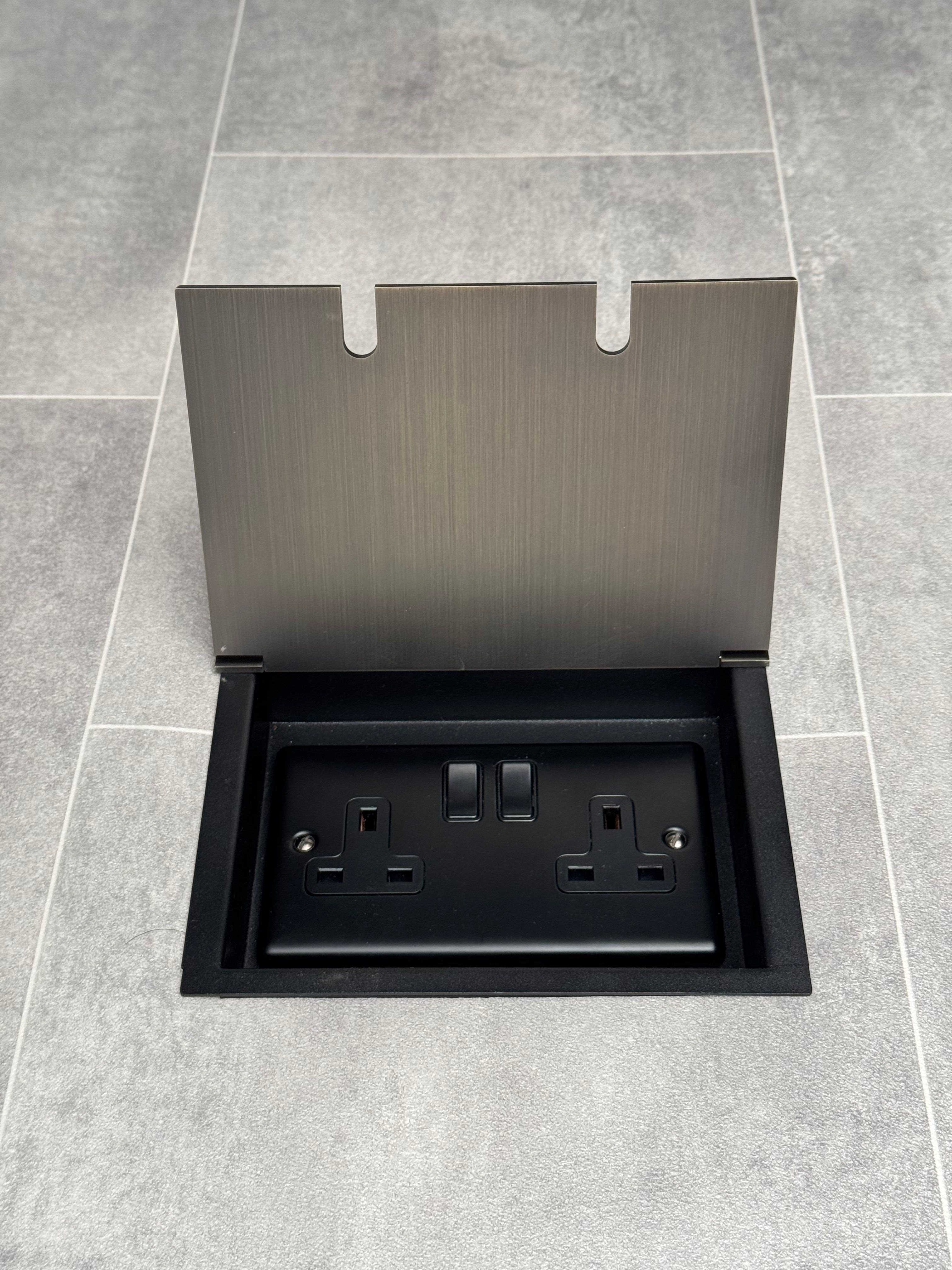 Choose your recessed floor sockets by socket type.